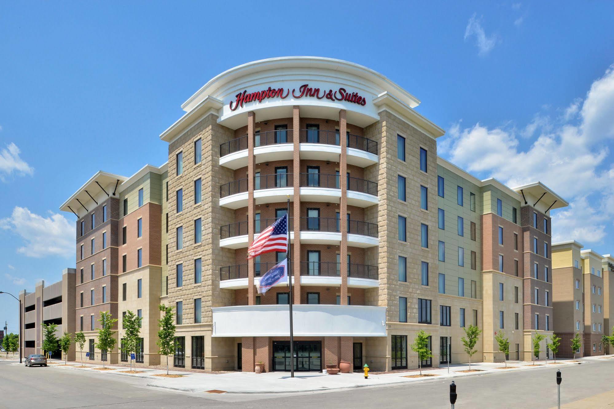 Hampton Inn & Suites Des Moines Downtown Esterno foto